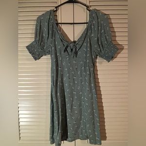 mini dress, green with white floral, pockets, mimi chica